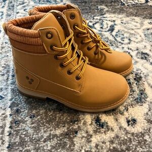 Tan ladies boots